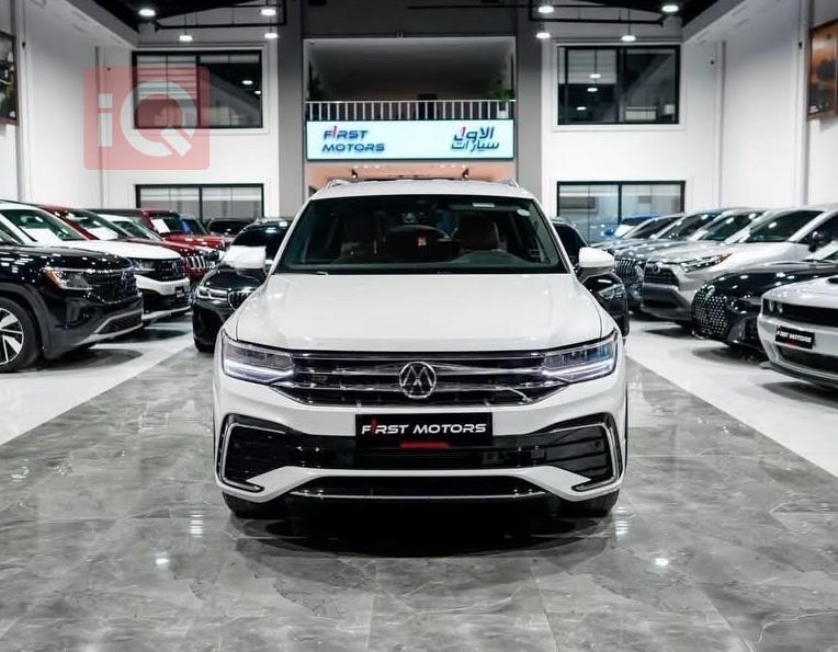 https://cdn.iqcars.io78fd3000-b05d-4ebd-8f98-8cb2a8b1ef32_0.jpg